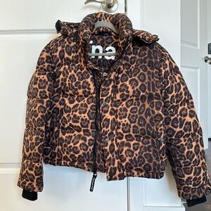 Aritzia Tna THE SUPER PUFF™ SHORTY, Leopard, XS